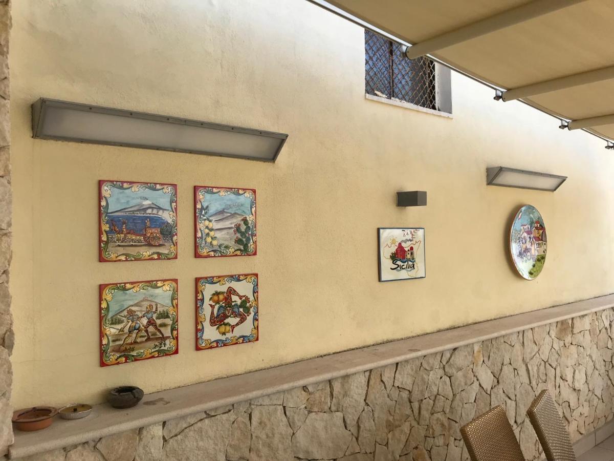 Attico Delle Pomelie Lägenhet Santa Teresa Di Riva Exteriör bild