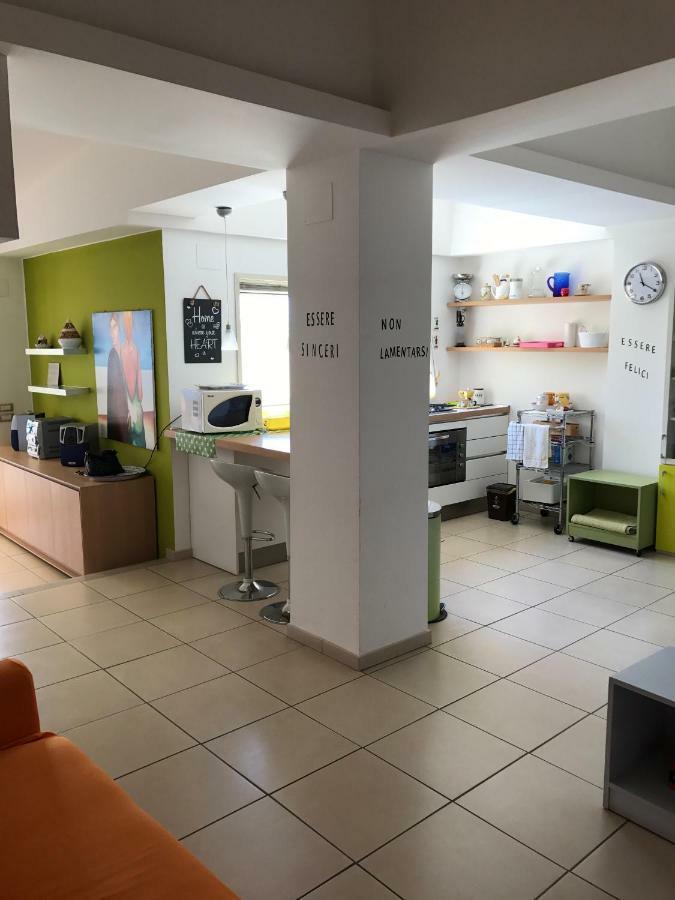 Attico Delle Pomelie Lägenhet Santa Teresa Di Riva Exteriör bild