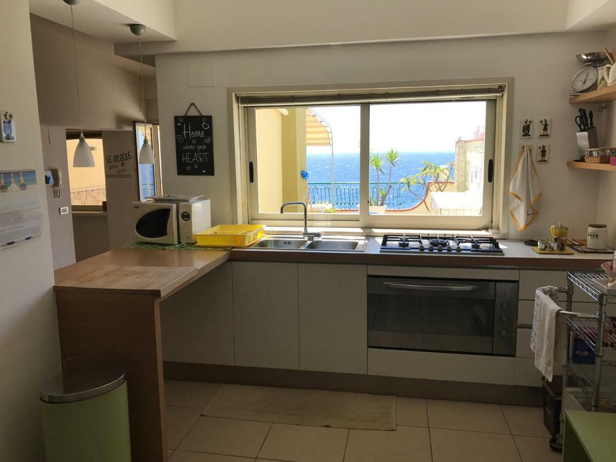 Attico Delle Pomelie Lägenhet Santa Teresa Di Riva Exteriör bild
